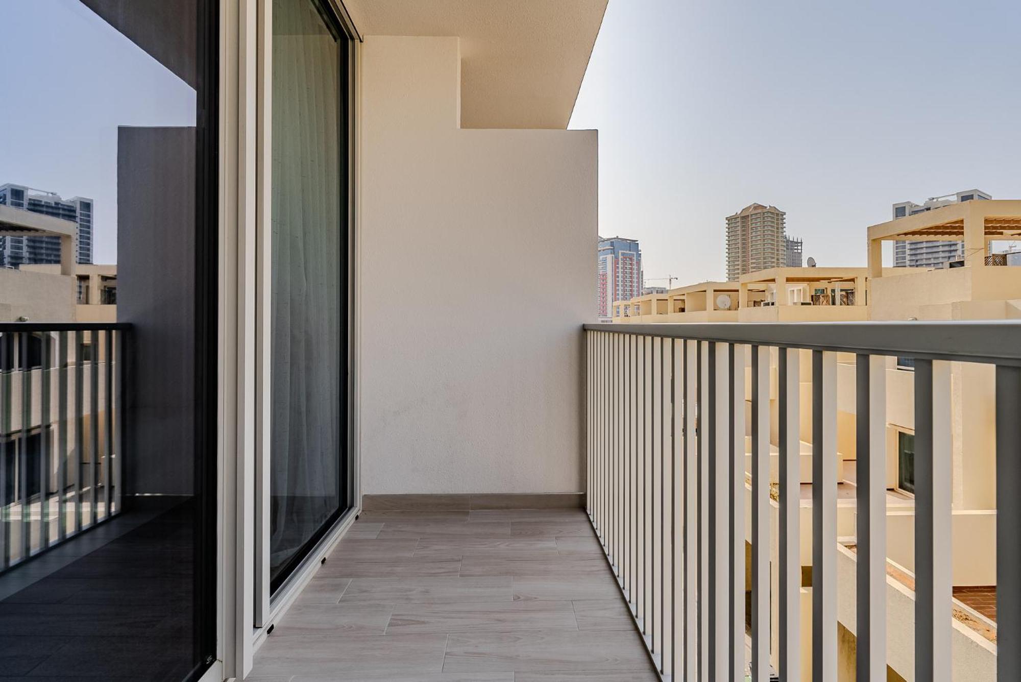 Apartment Modern And Cozy In Jvc I Luma Building *