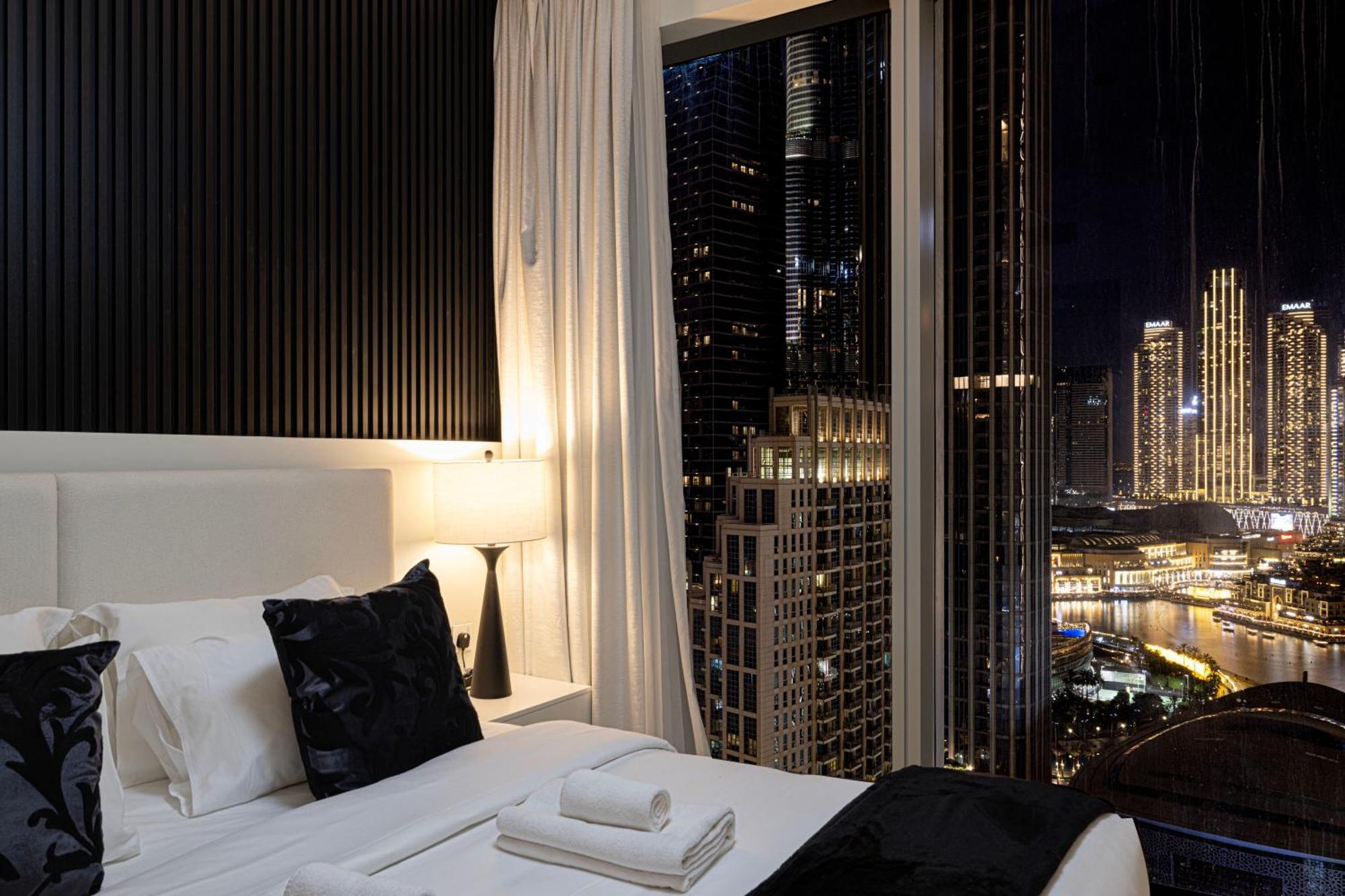 Luxury 4br Burj Khalifa & Fountain Views Dubai
