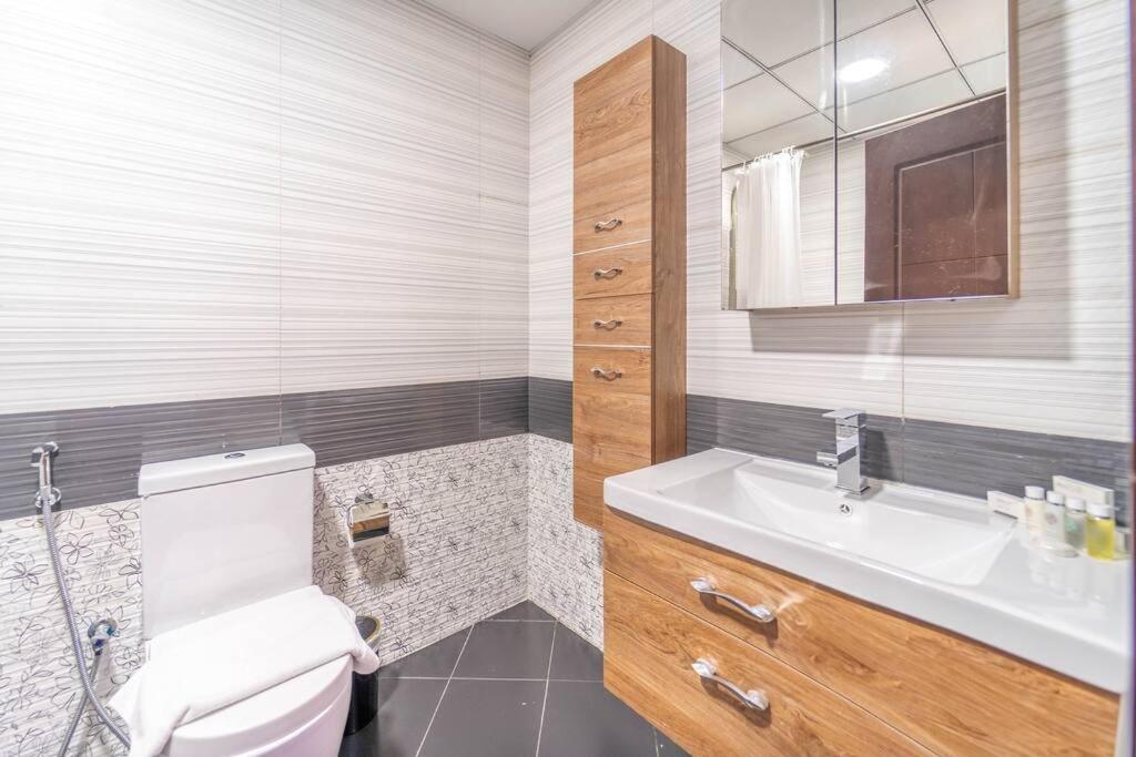 Apartment In Resotz Arjan - Close To Miracle Garden *