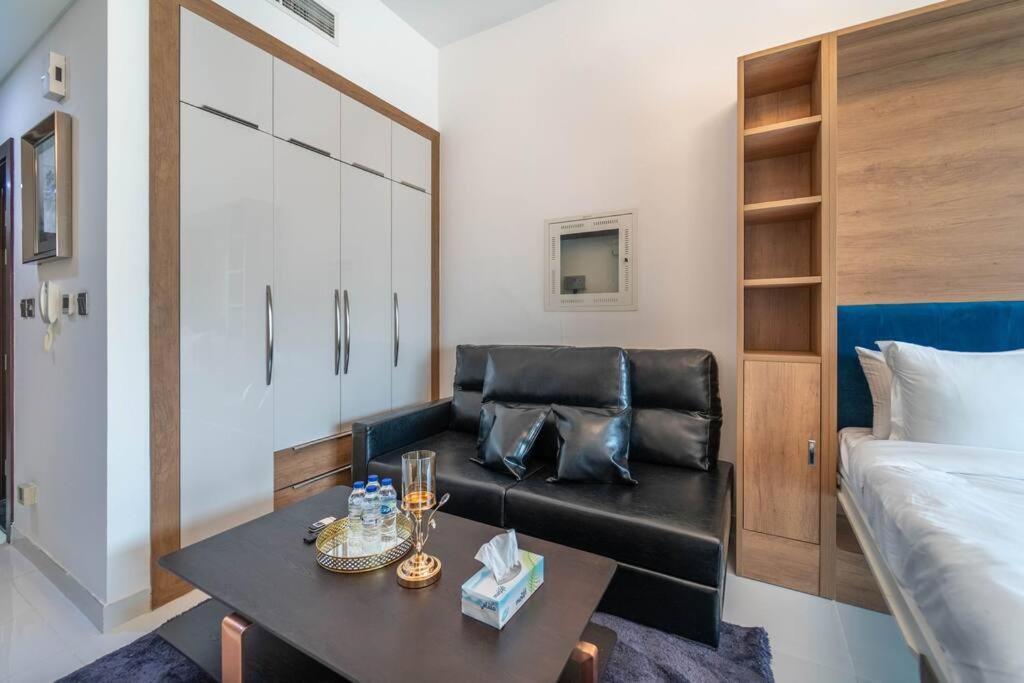 Apartment In Resotz Arjan - Close To Miracle Garden