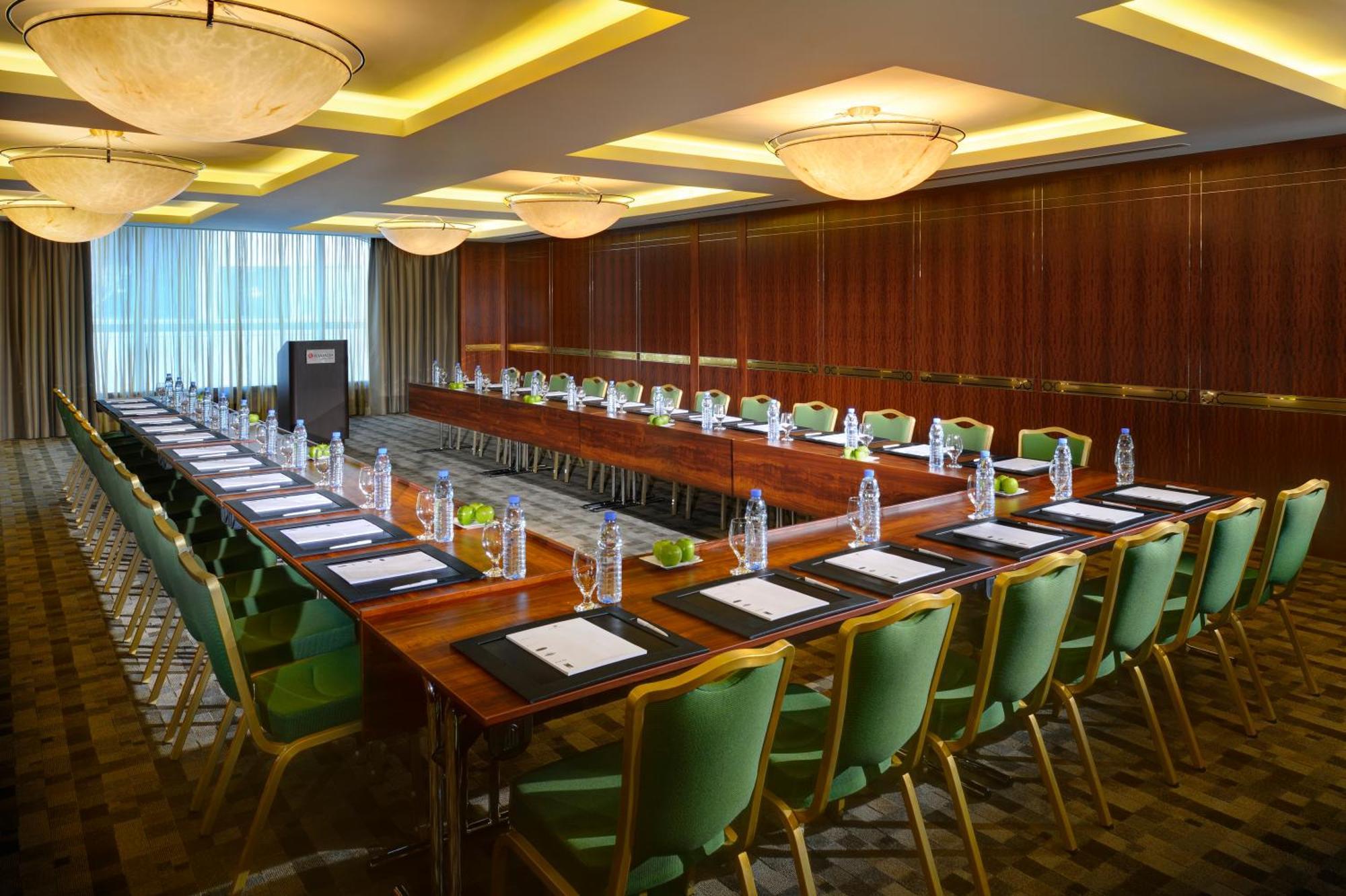 Hotel Crowne Plaza - Jumeirah By Ihg