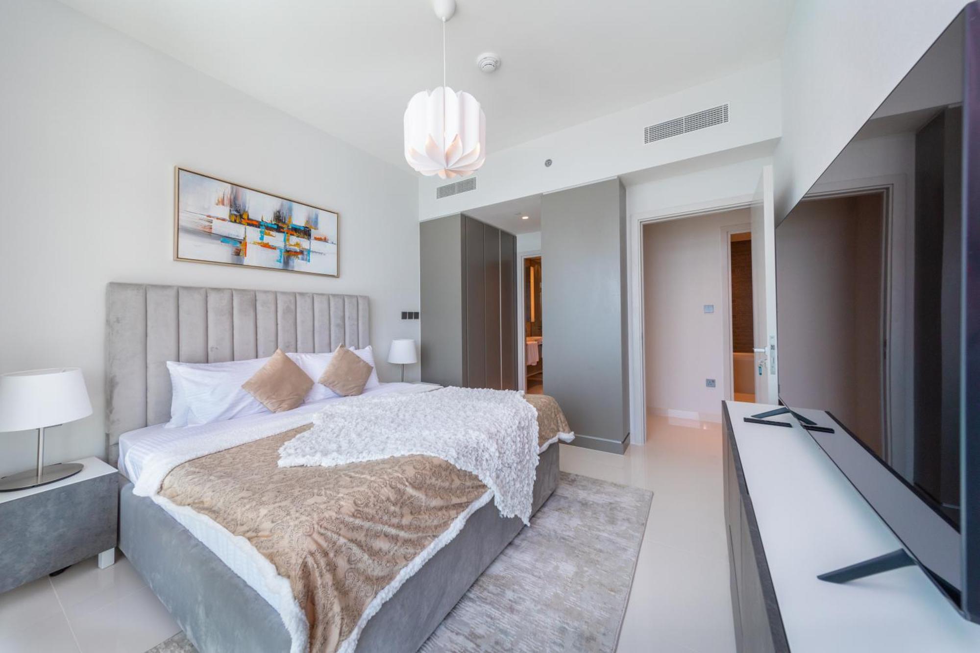 Eden's Homes & - Sunrise Bay Emaar Beachfront Apartment