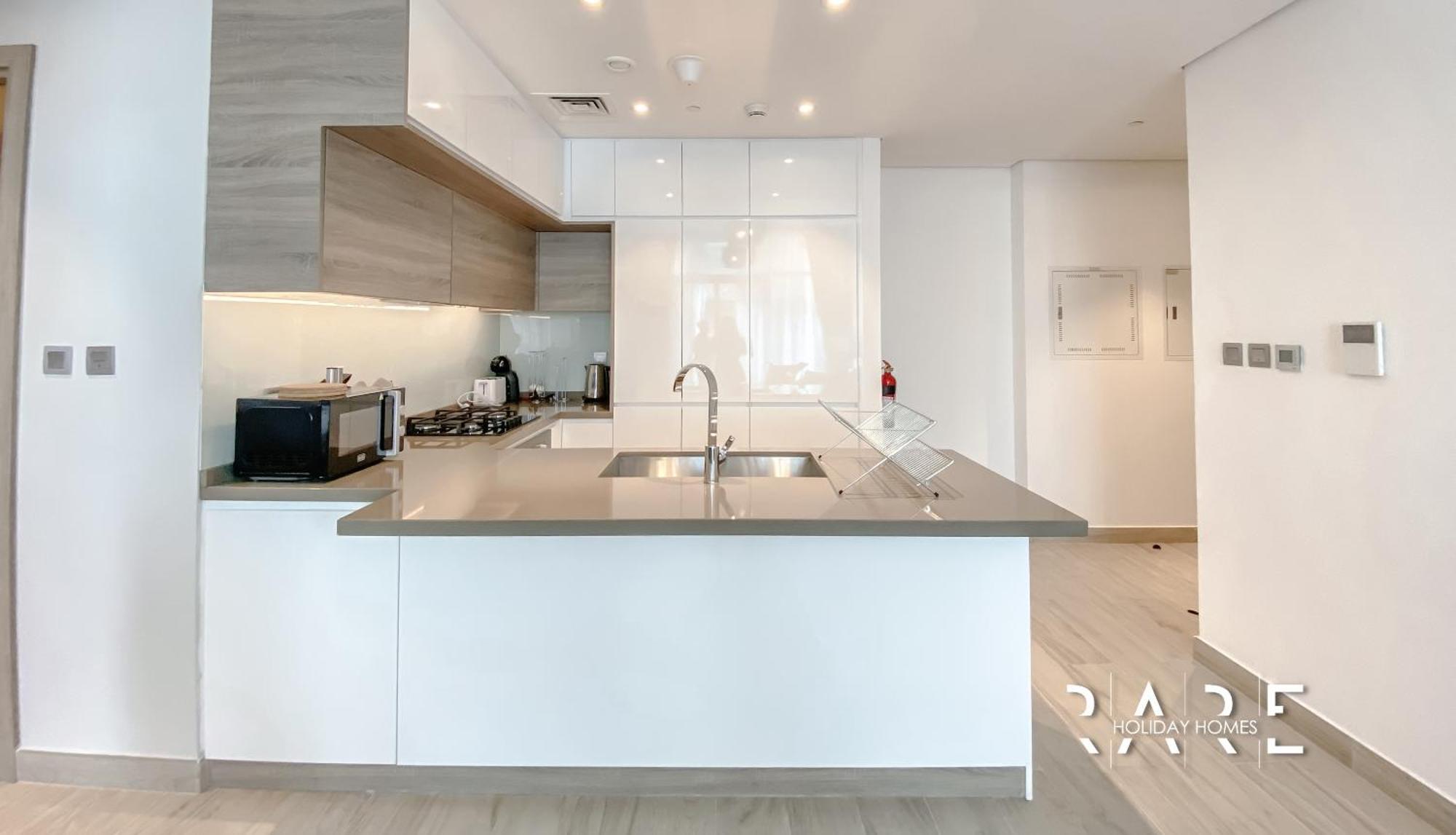 Rare Homes - Studio One Tower - Close To Ain - R312 - Marina Apartment