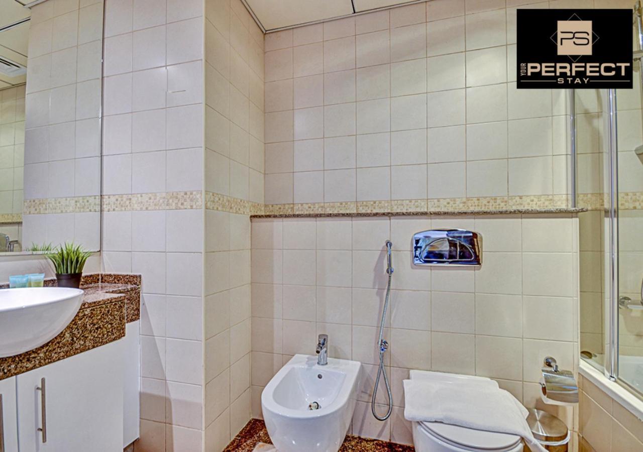 Modern By Your Perfect Short Lets With Balcony And Marina Views Apartment