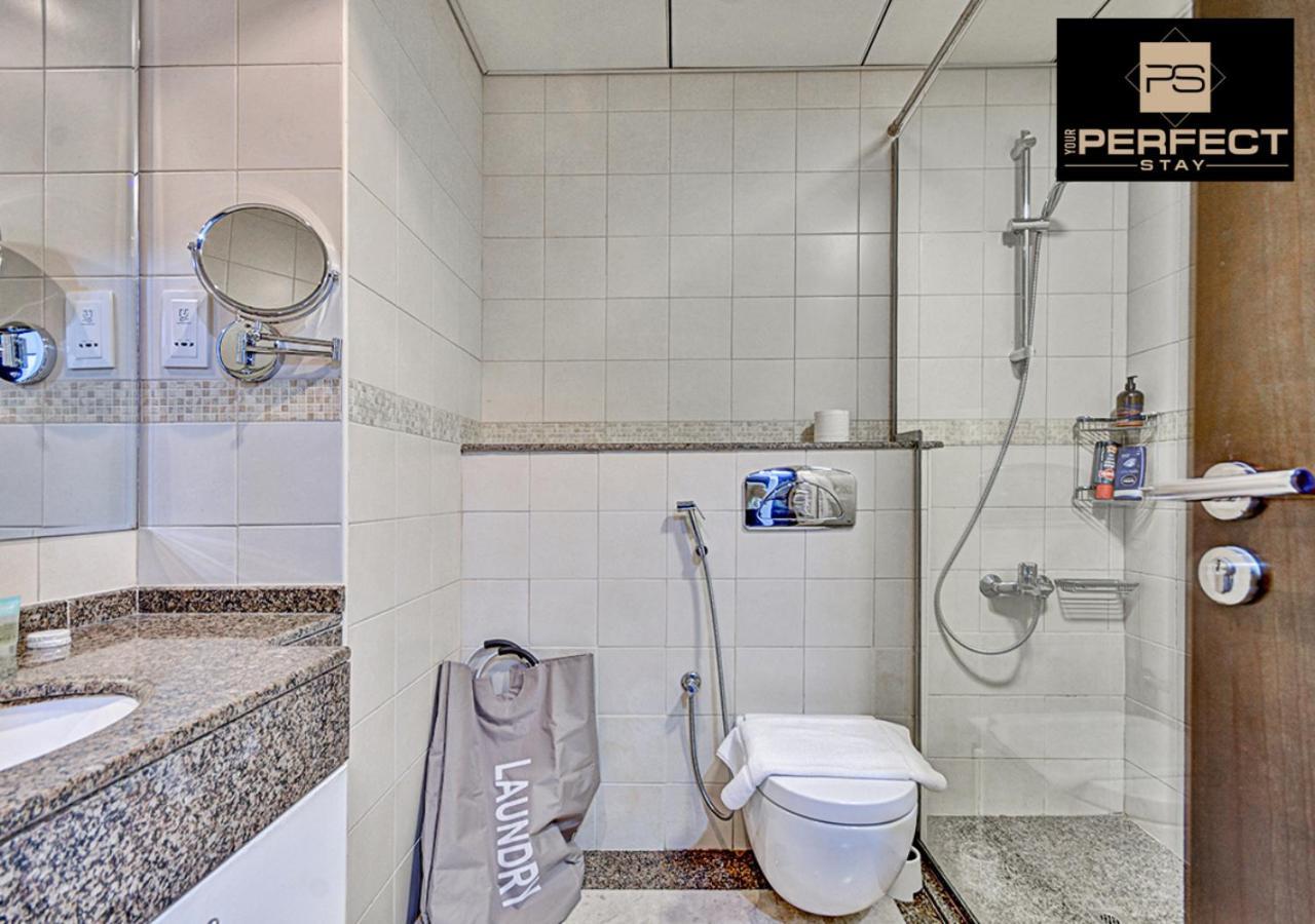 Modern By Your Perfect Short Lets With Balcony And Marina Views *