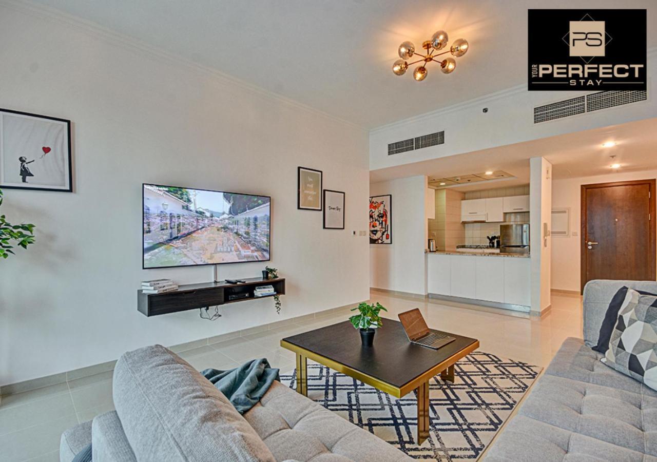 Modern By Your Perfect Short Lets With Balcony And Marina Views Apartment *