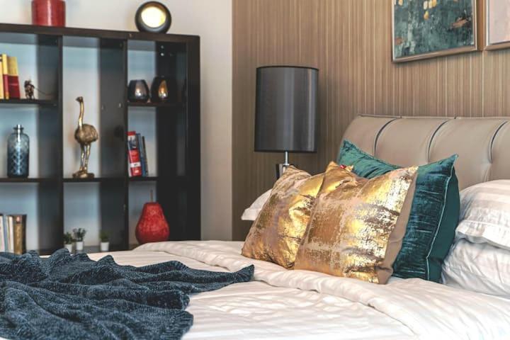 Spectacular Views Of Burj & Fountain - 2 Br * Dubai