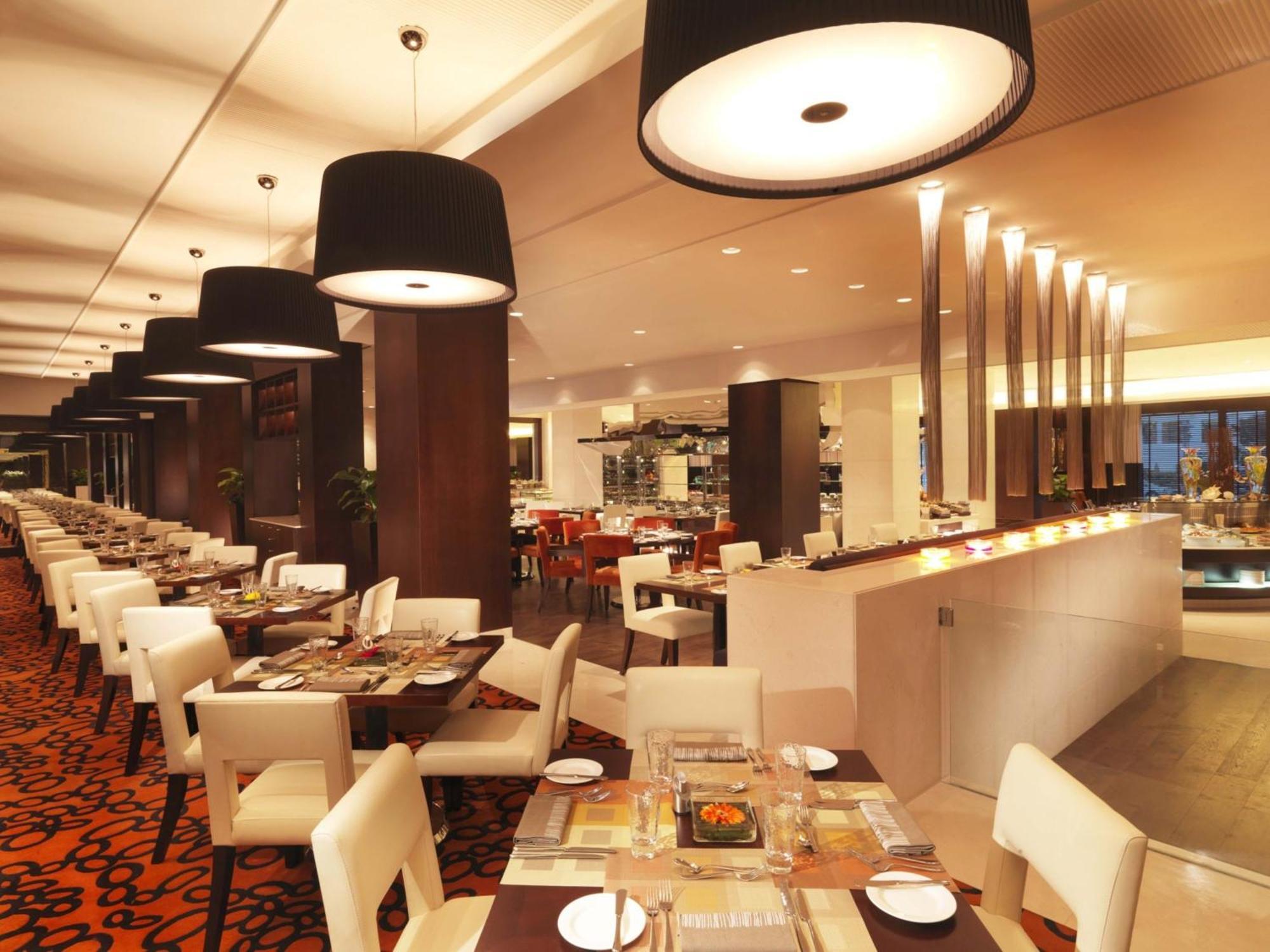Moevenpick Grand Al Bustan
