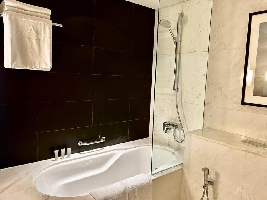 New! Luxury At The Address Mall Residences