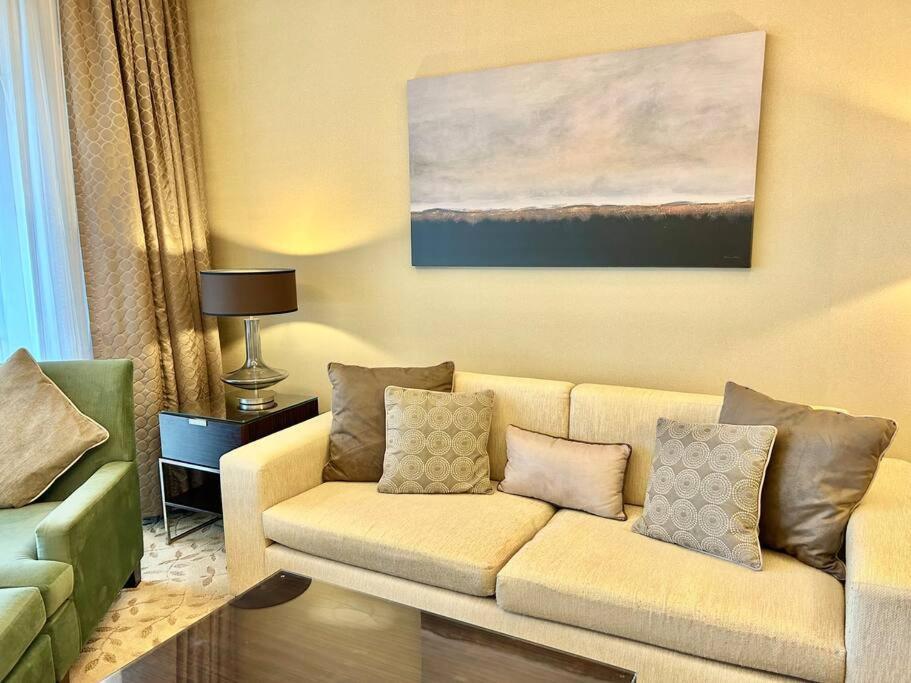 New! Luxury At The Address Mall Residences