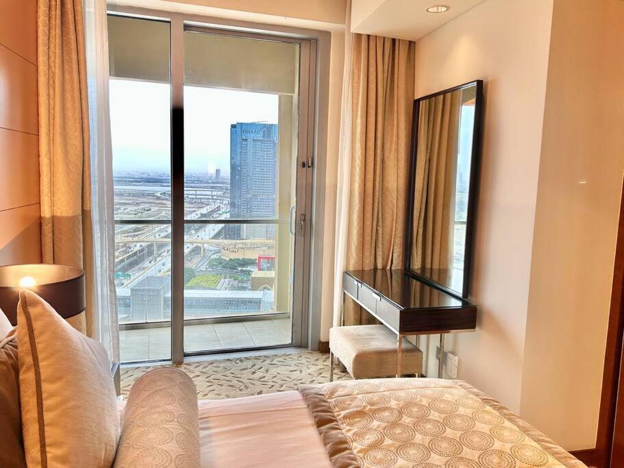 Apartment New! Luxury At The Address Mall Residences *