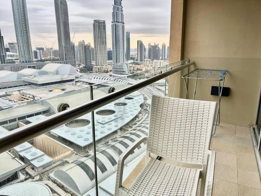 Apartment New! Luxury At The Address Mall Residences