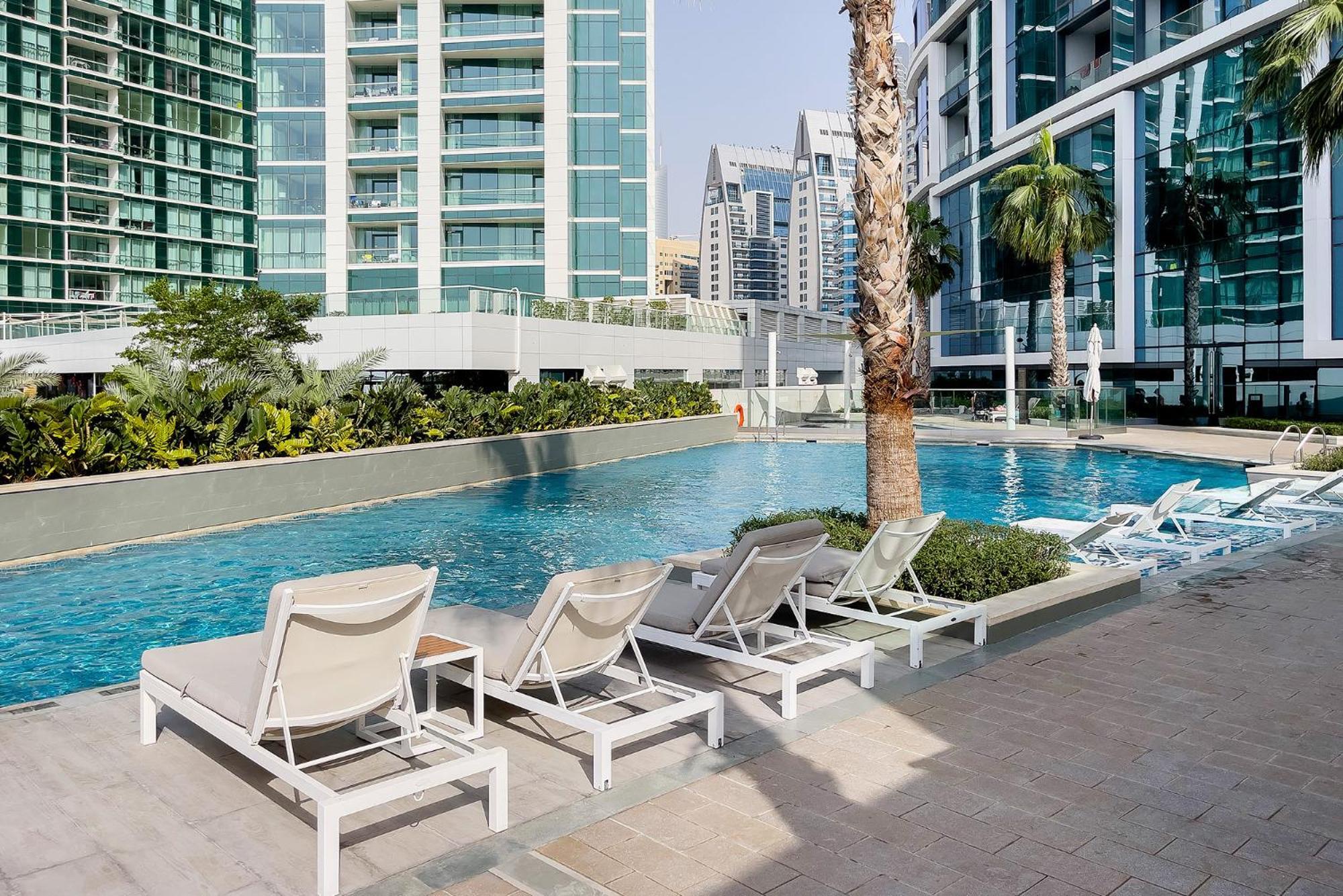 Famous Address Jbr *