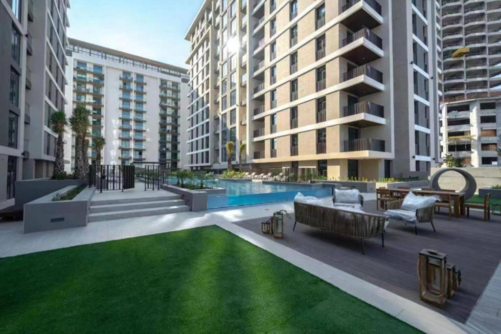Amazing 2 Bedroom - Pool - Ellington Wilton Terraces Apartment