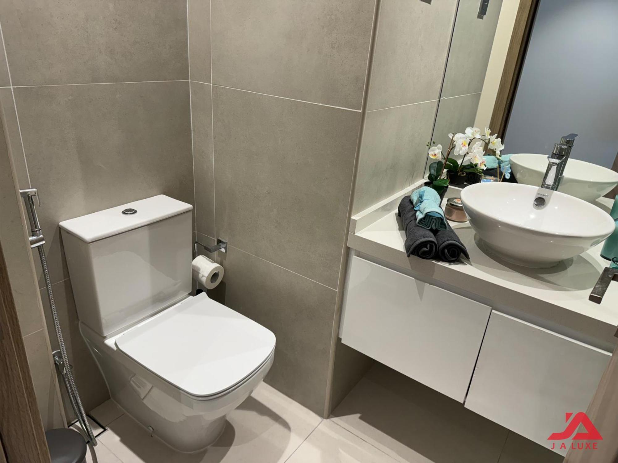 Apartment Warm Cozy Partial Sea View In Marina With Modern Gym & Pool, Steps To Jbr Beach, Marina Walk & Metro Dubai
