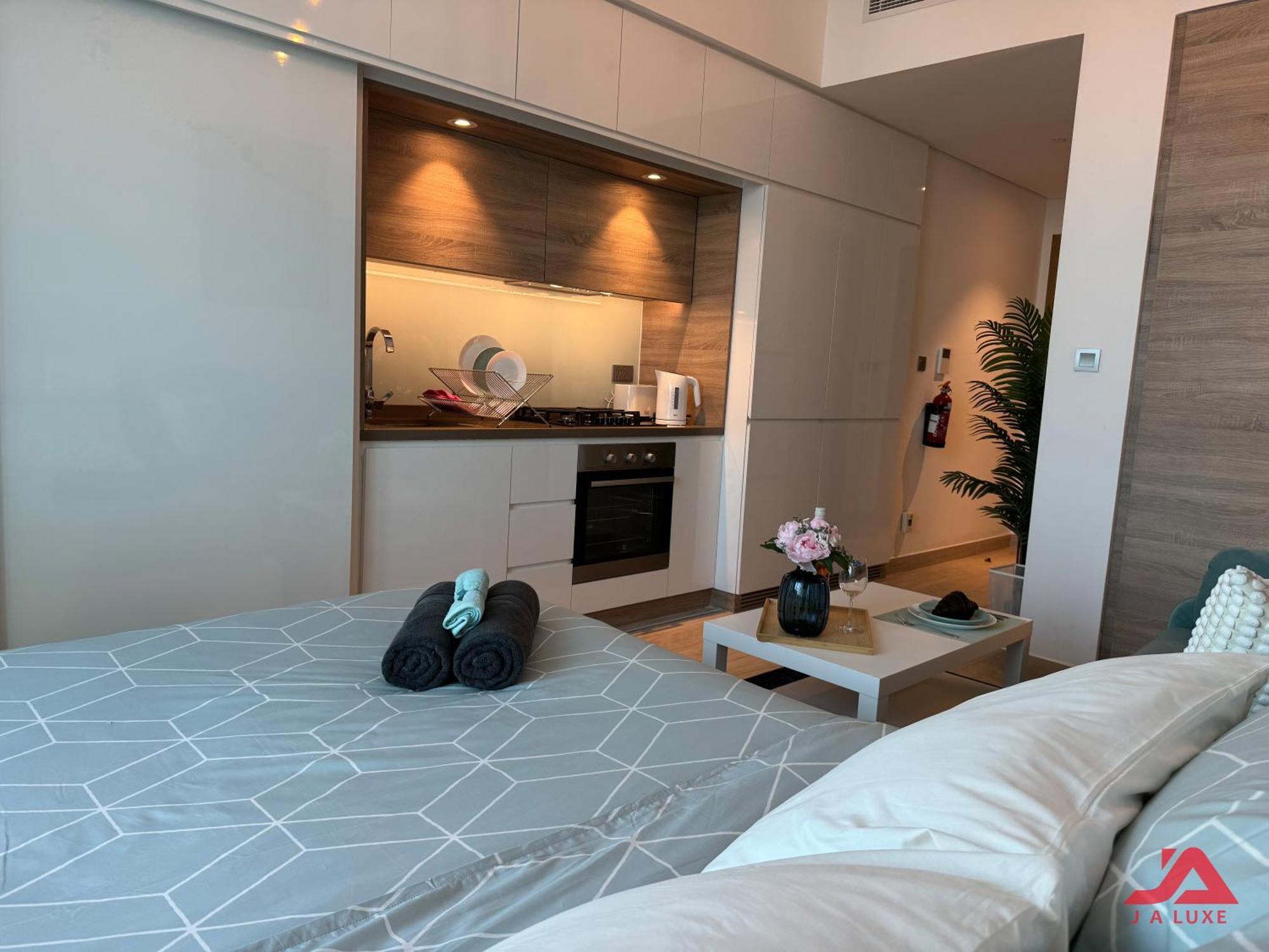 Warm Cozy Partial Sea View In Marina With Modern Gym & Pool, Steps To Jbr Beach, Marina Walk & Metro * Dubai