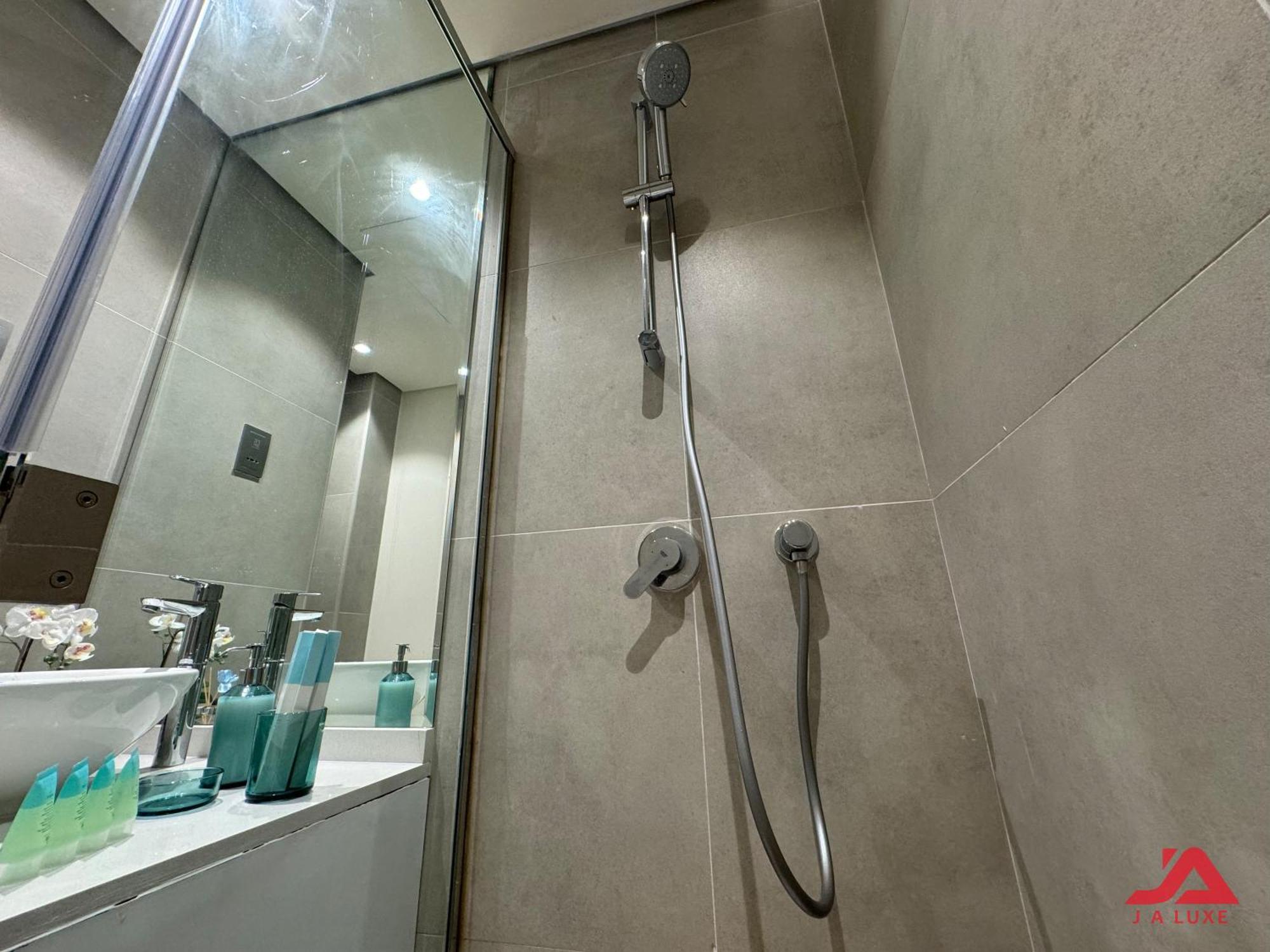 Warm Cozy Partial Sea View In Marina With Modern Gym & Pool, Steps To Jbr Beach, Marina Walk & Metro *