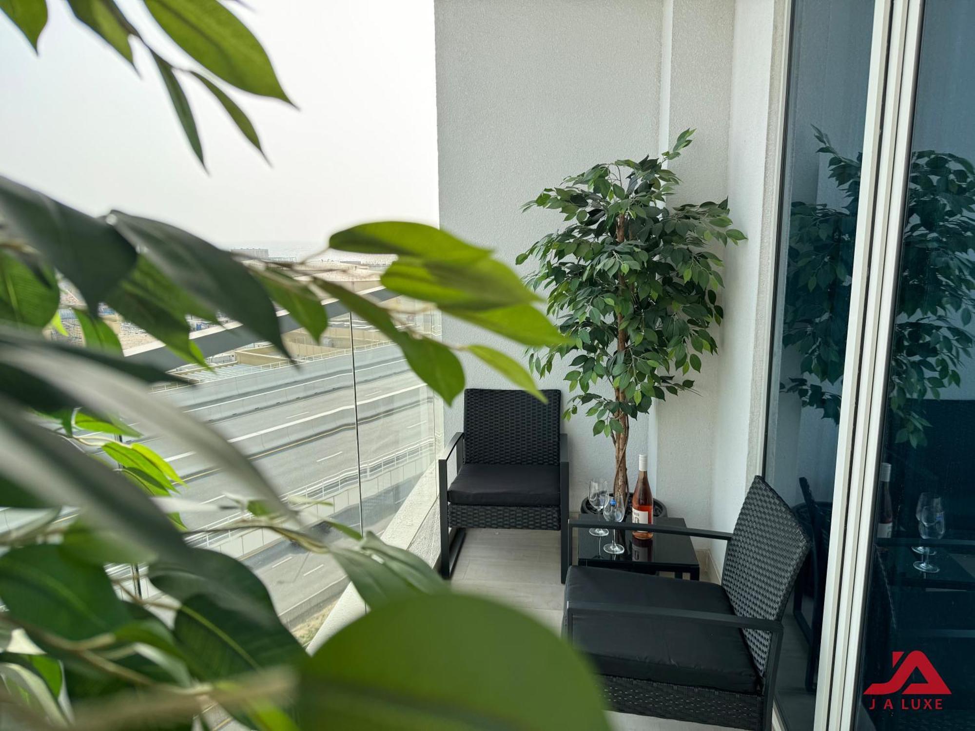 Warm Cozy Partial Sea View In Marina With Modern Gym & Pool, Steps To Jbr Beach, Marina Walk & Metro Dubai