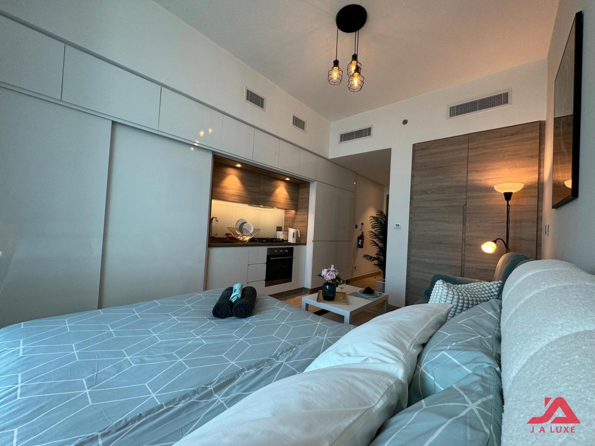 Warm Cozy Partial Sea View In Marina With Modern Gym & Pool, Steps To Jbr Beach, Marina Walk & Metro Dubai