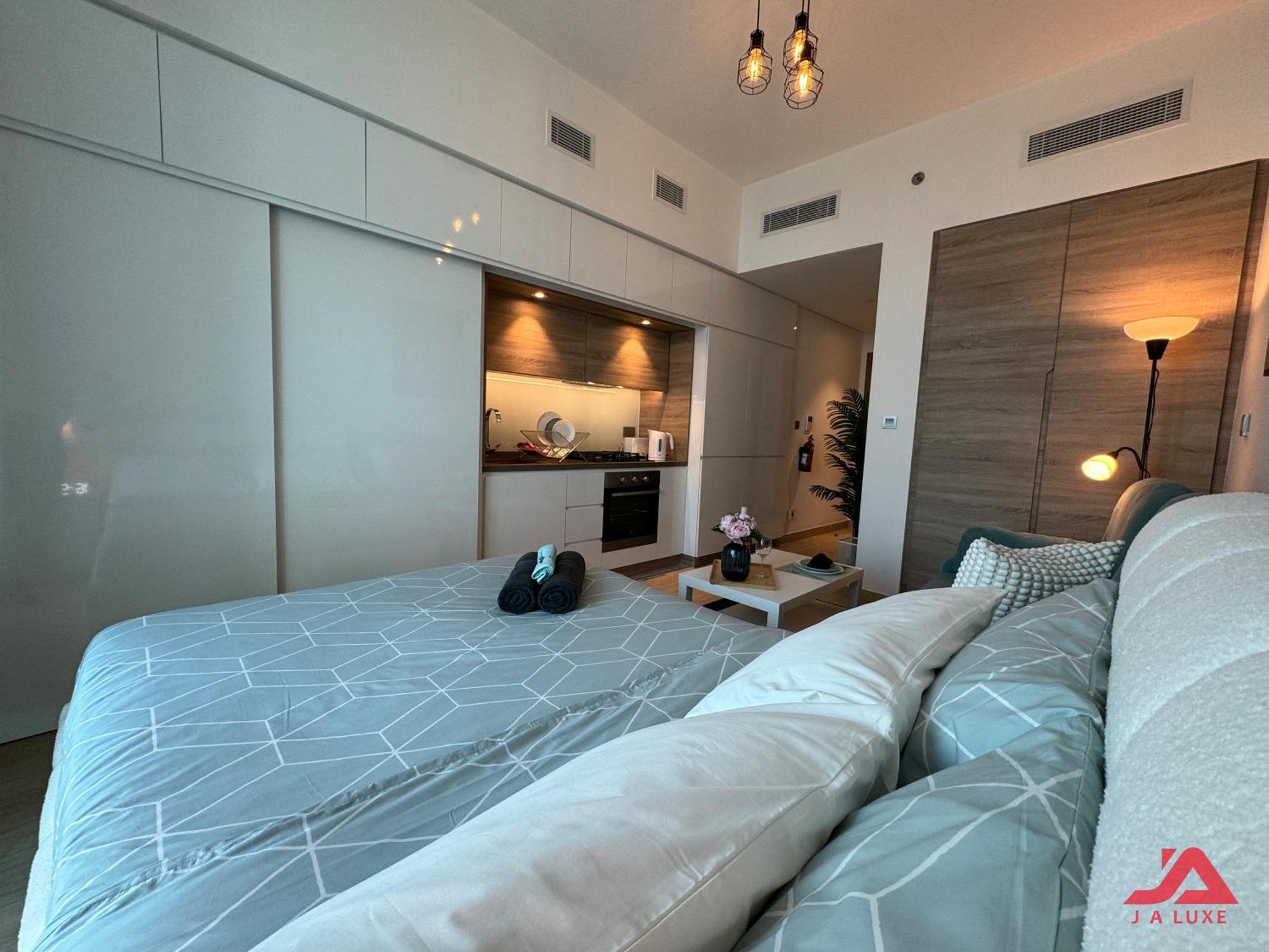 Warm Cozy Partial Sea View In Marina With Modern Gym & Pool, Steps To Jbr Beach, Marina Walk & Metro