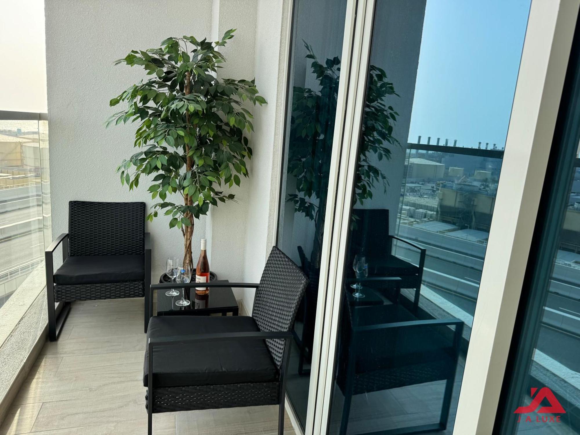 Warm Cozy Partial Sea View In Marina With Modern Gym & Pool, Steps To Jbr Beach, Marina Walk & Metro Dubai