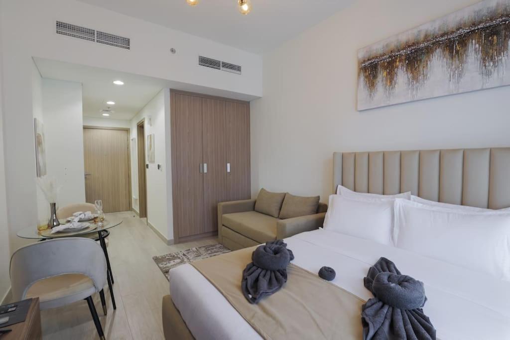 Apartment Inviting In Azizi Riviera, Close To Downtown Dubai
