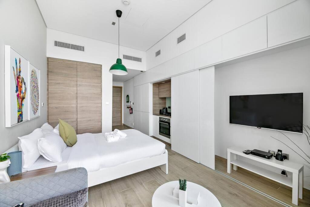 Stonetree - Elegant In Location *