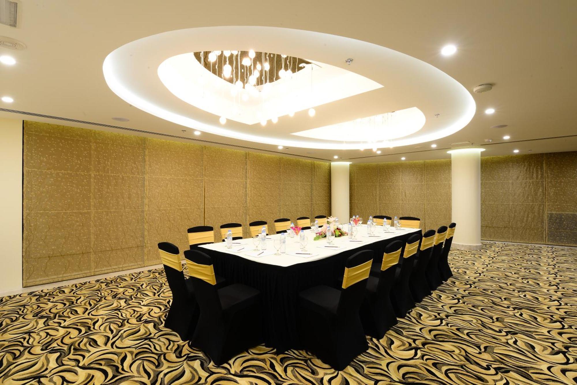 Landmark Premier Hotel 4*