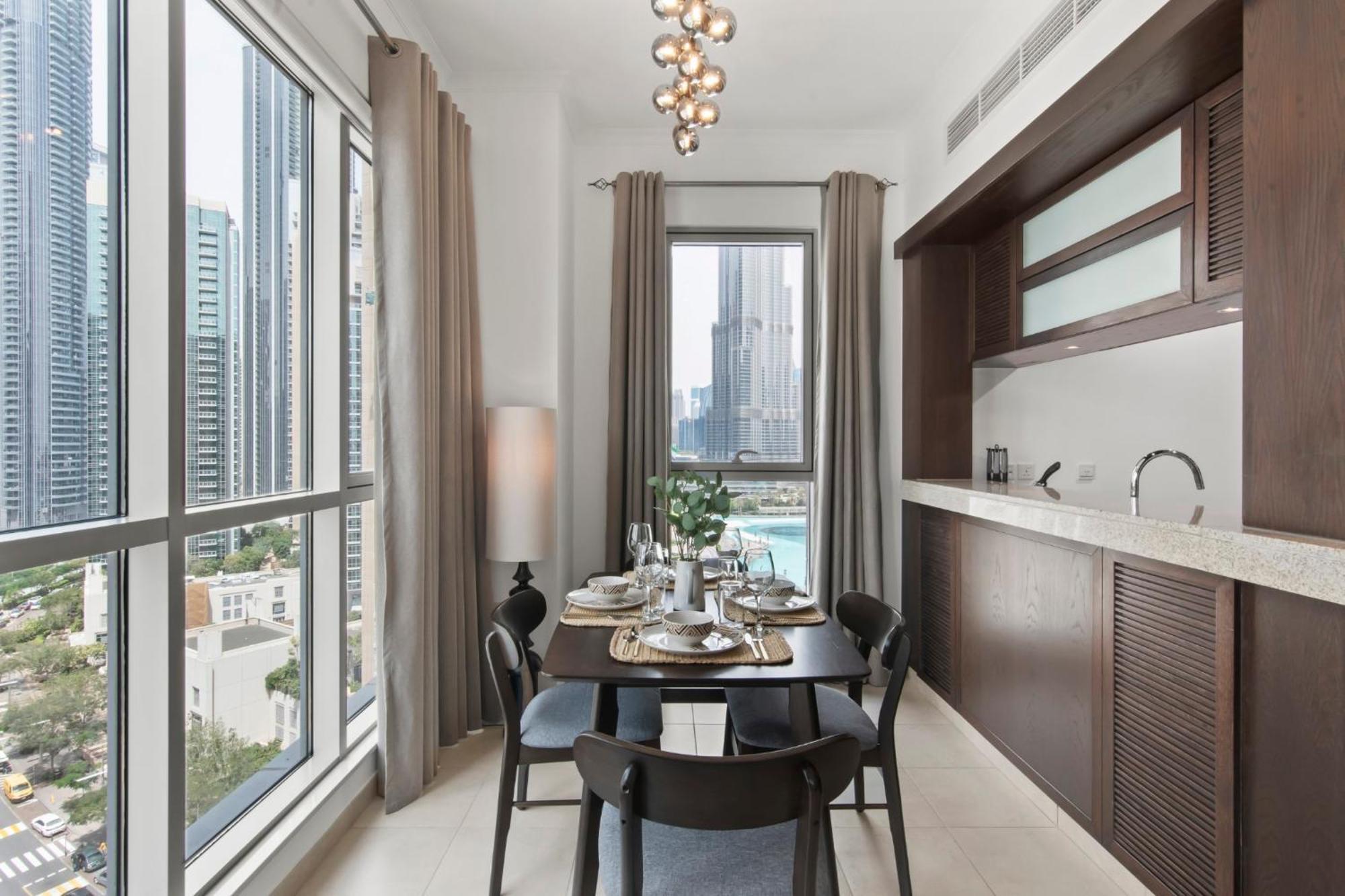 Stunning 1-bedroom With Full Burj Khalifa View - 5-min Walk To Mall * Dubai