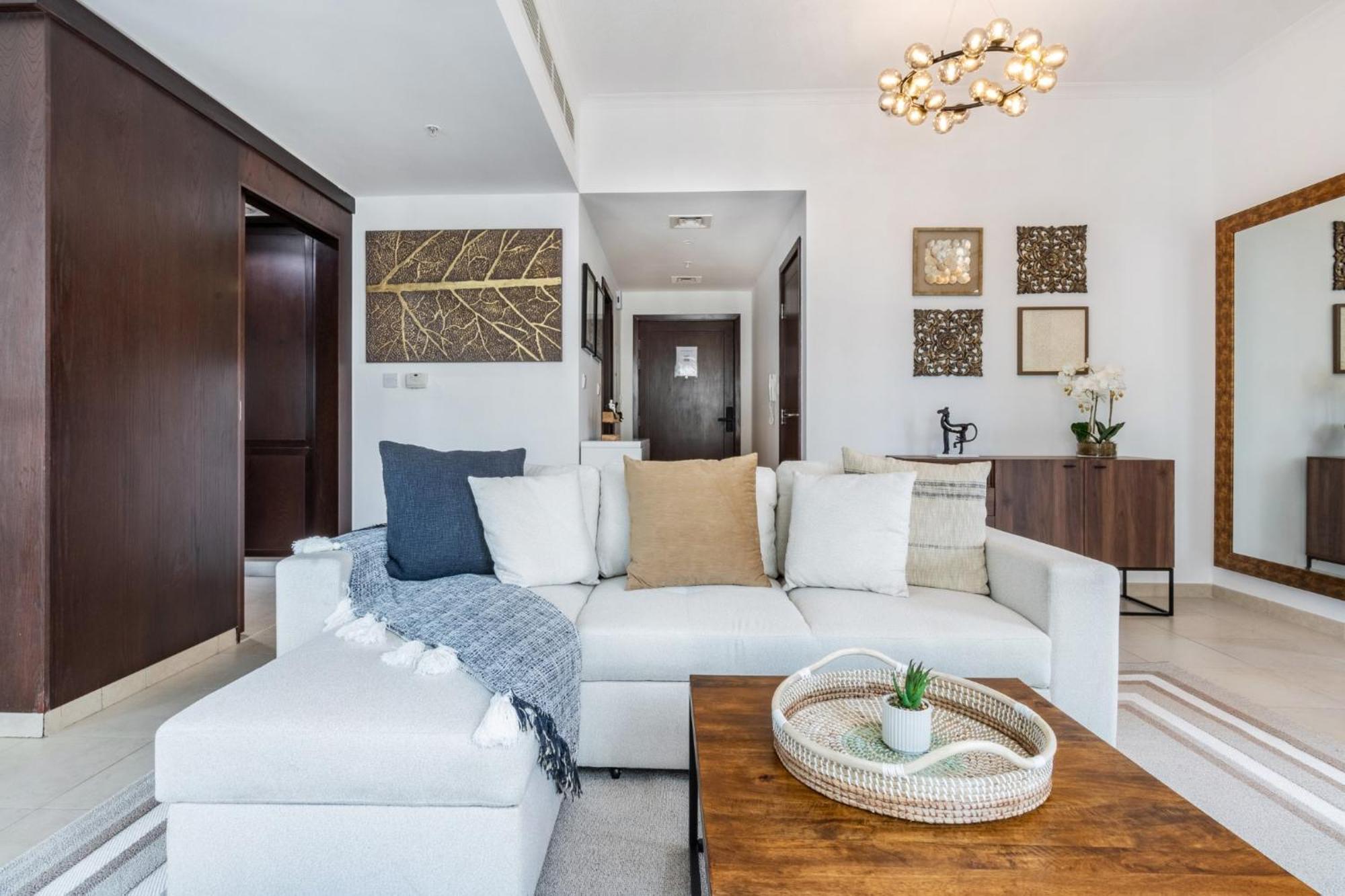 Stunning 1-bedroom With Full Burj Khalifa View - 5-min Walk To Mall Apartment Dubai