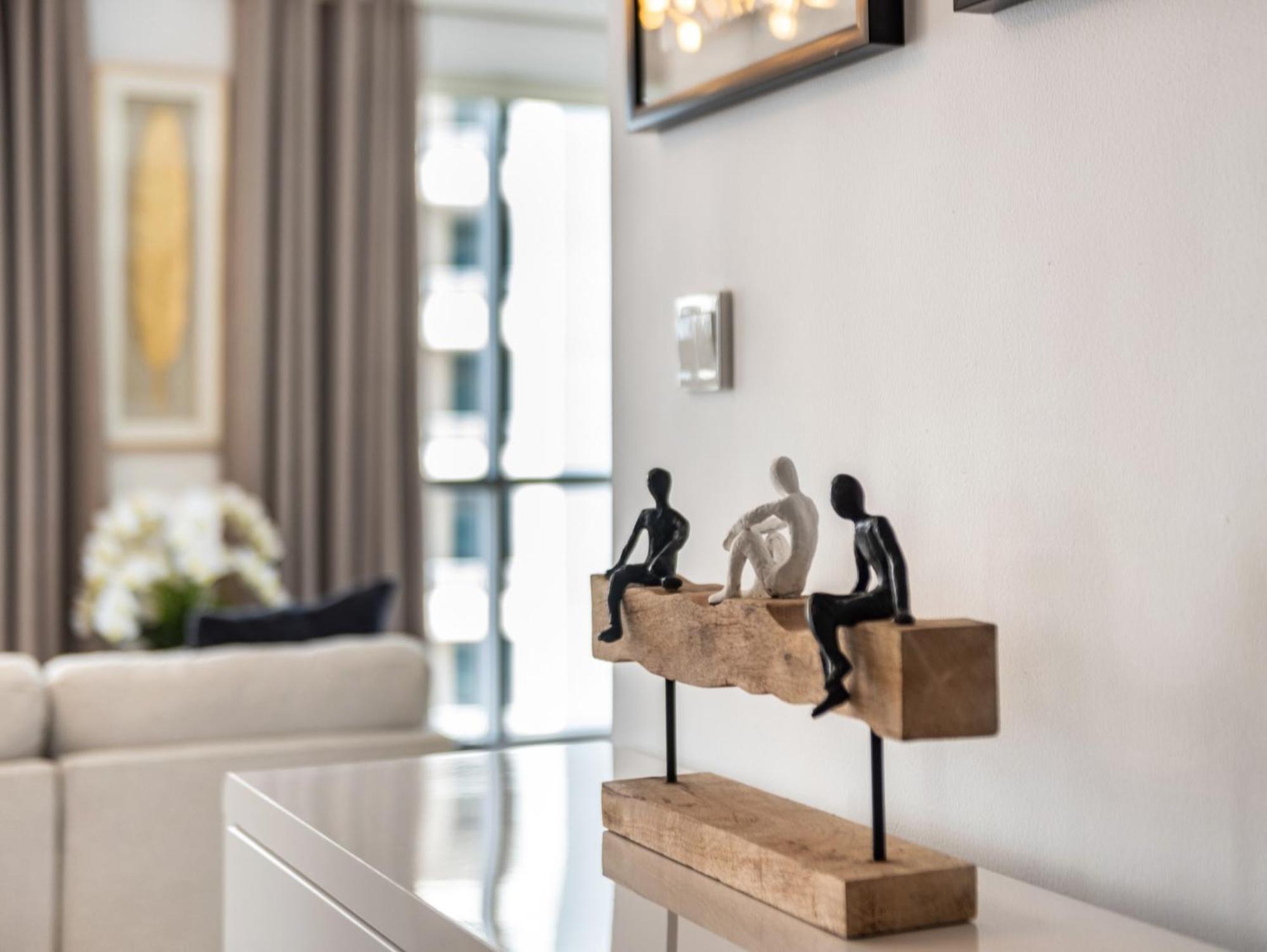 Stunning 1-bedroom With Full Burj Khalifa View - 5-min Walk To Mall Apartment