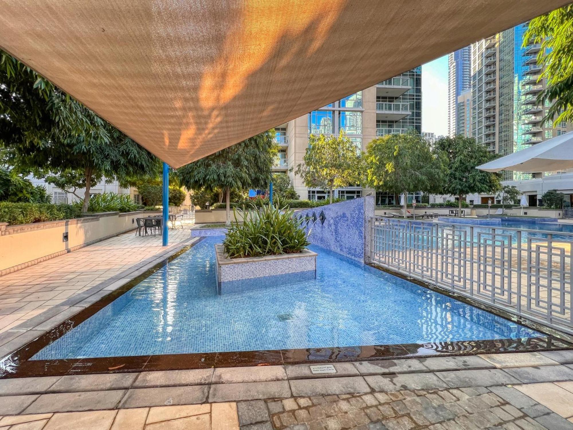 Apartment Stunning 1-bedroom With Full Burj Khalifa View - 5-min Walk To Mall *