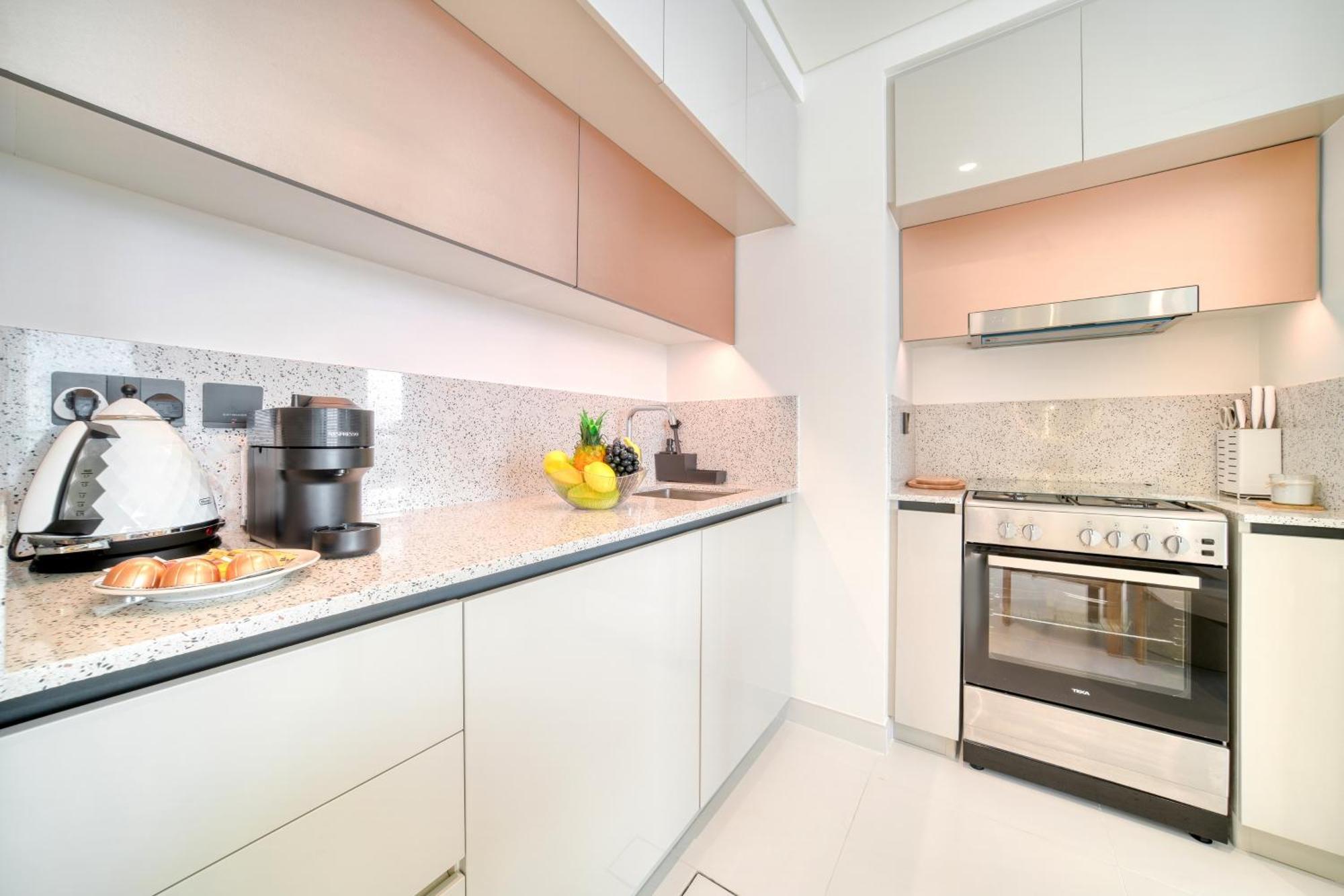Marina Vista 1br Sea View Luxury Escape Dubai