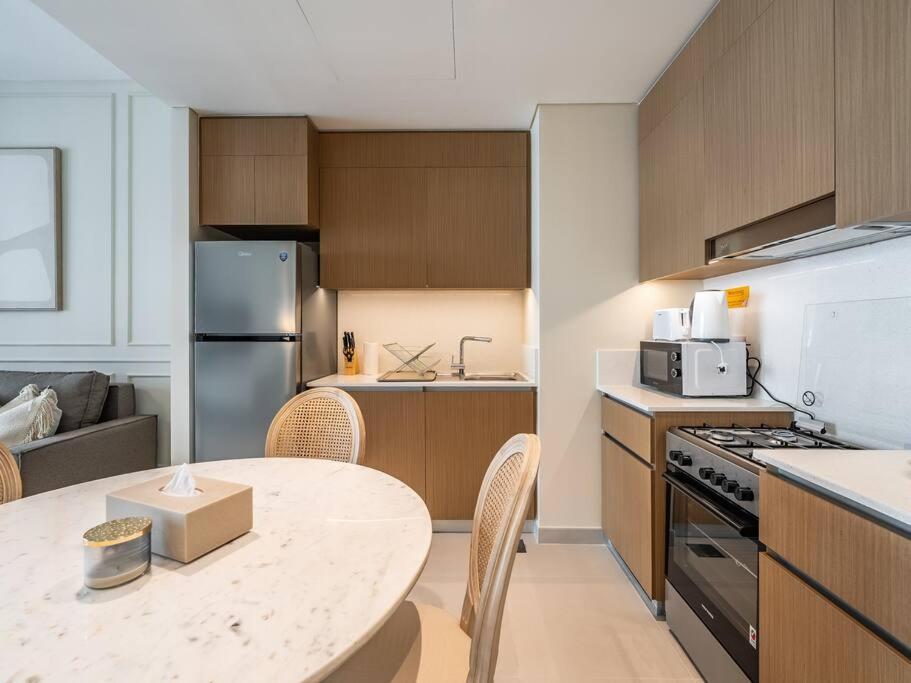 Apartment Serenity Cove: 1br Luxury Retreat Dubai