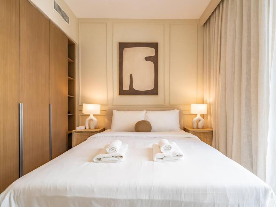 Apartment Serenity Cove: 1br Luxury Retreat Dubai