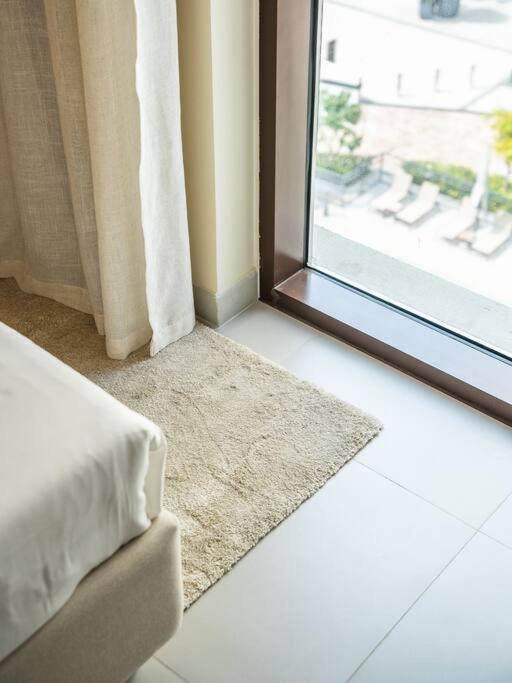 Serenity Cove: 1br Luxury Retreat * Dubai