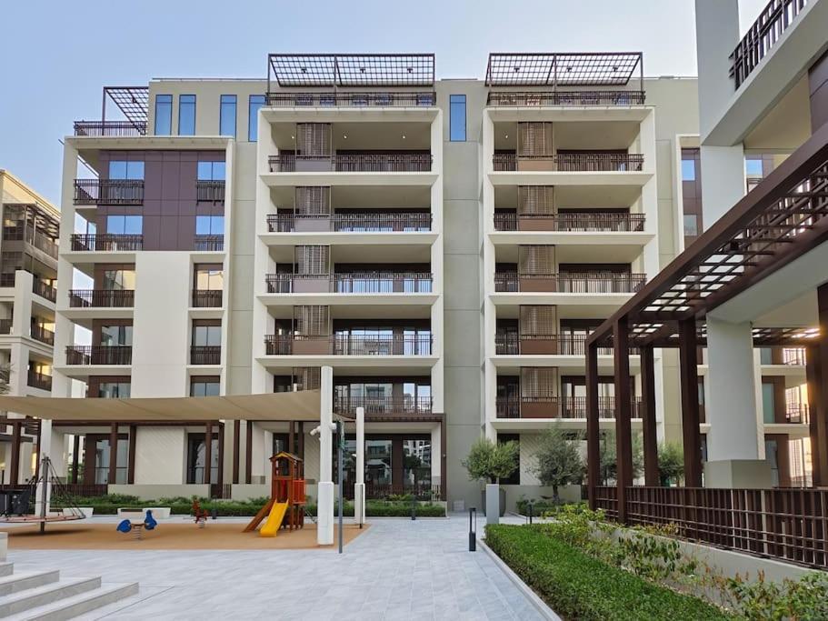 Serenity Cove: 1br Luxury Retreat Apartment Dubai