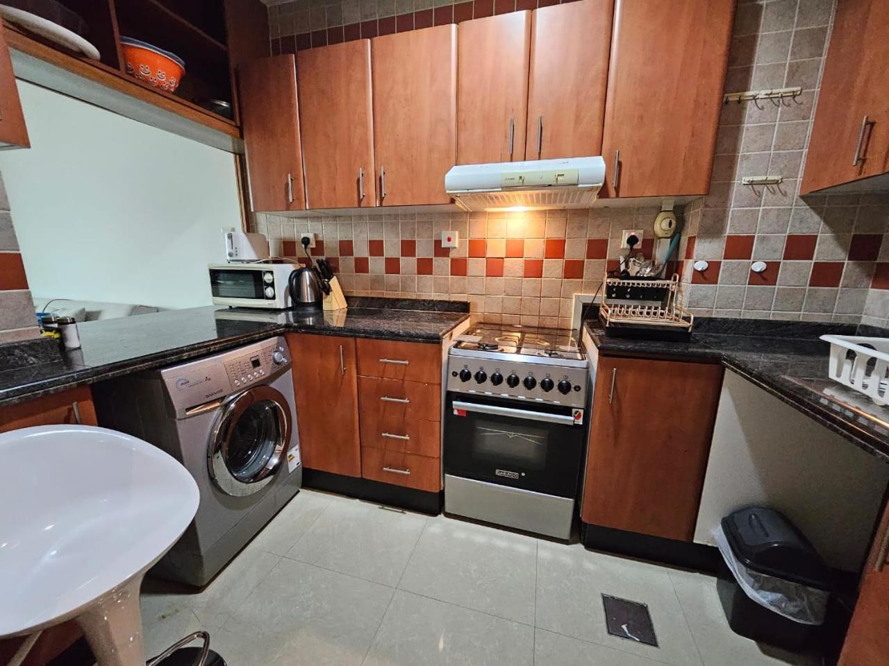 Stunning 1bedroom - With Amazing Marina View * Dubai