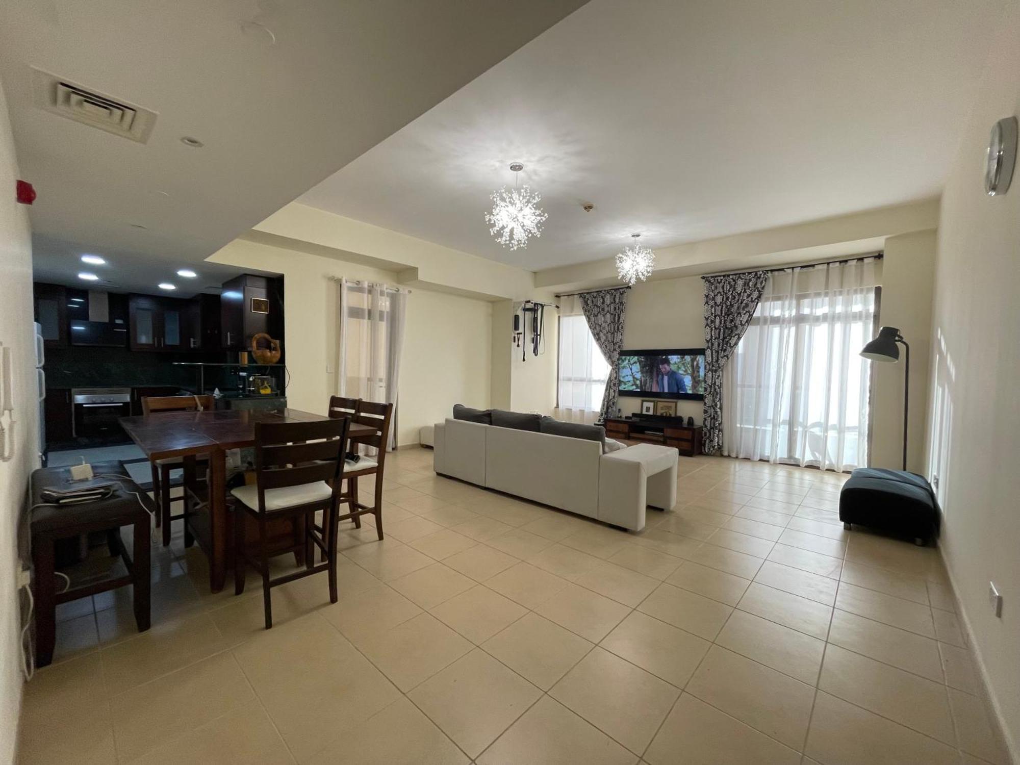 Amwaj Jbr Walk Beachfront Apartment *