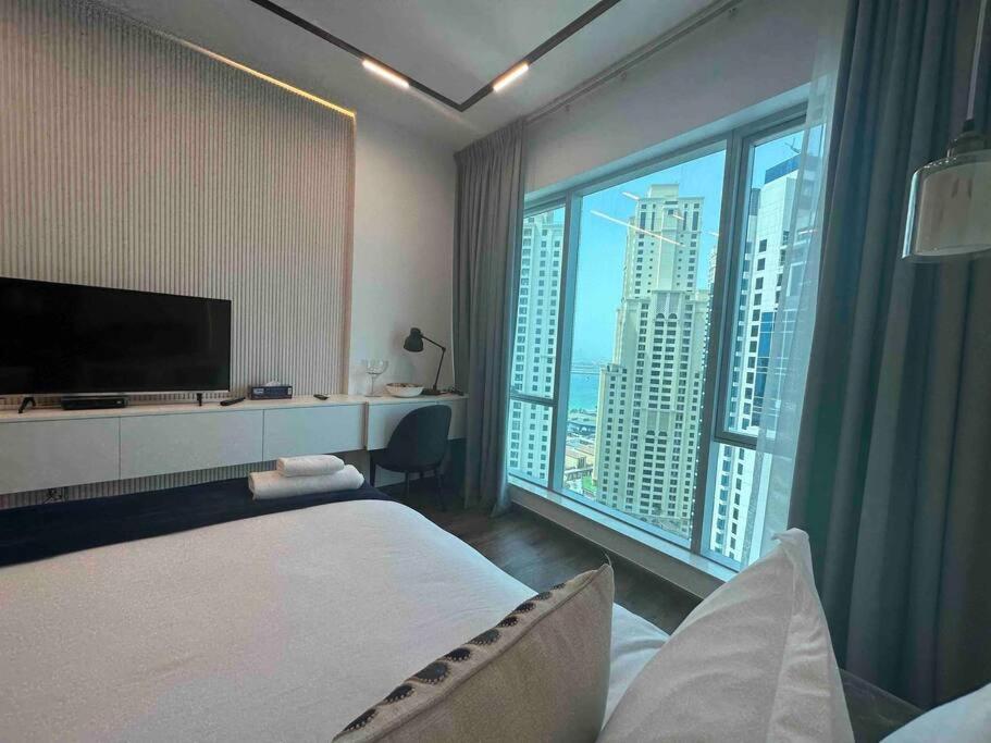 Sunrise Homes - Luxurious 1 Bedroom In Marina Promenade Apartment *