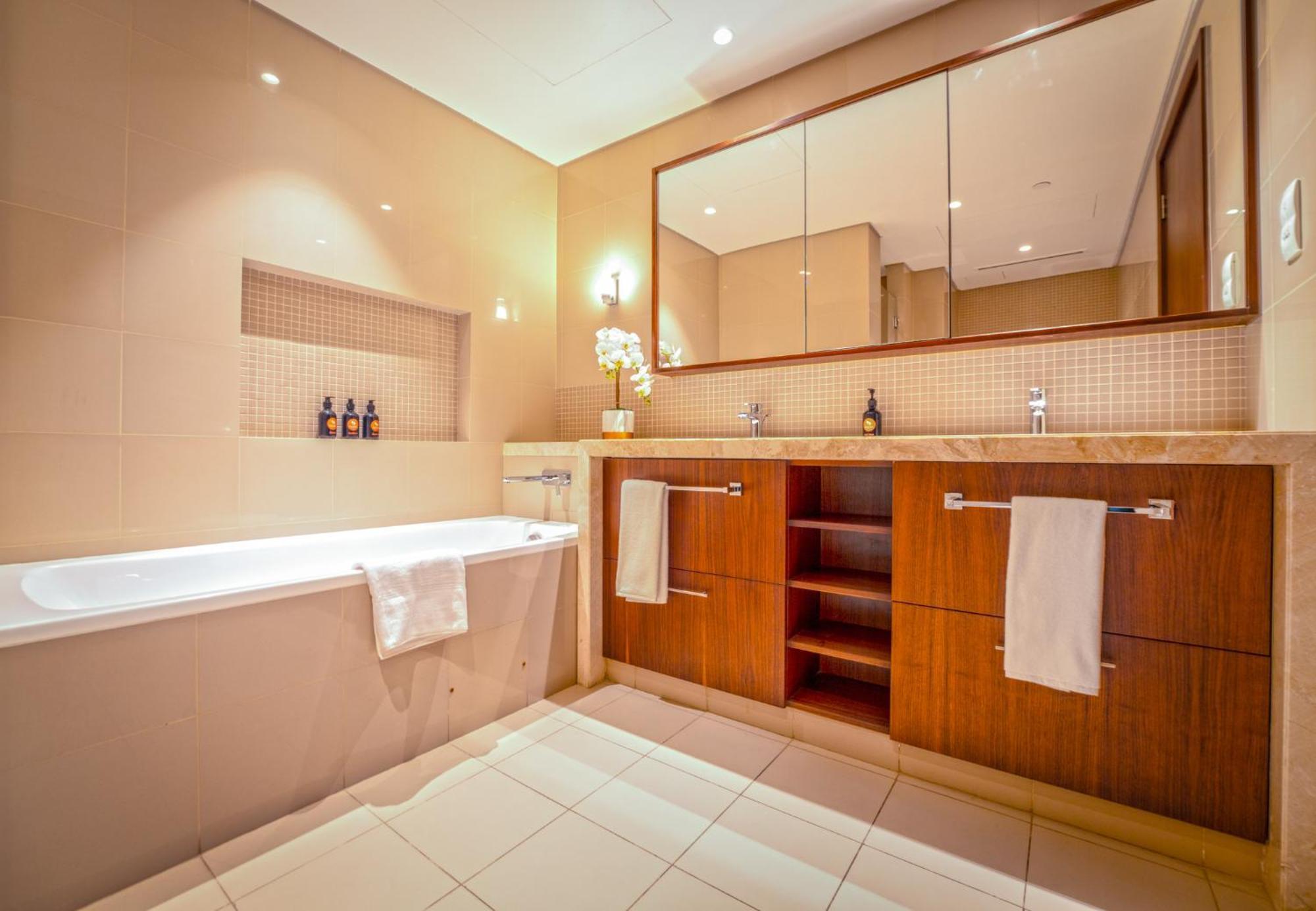 Easygo - Upgraded 2bdr In Blvd Point With Burj Khalifa View * Dubai