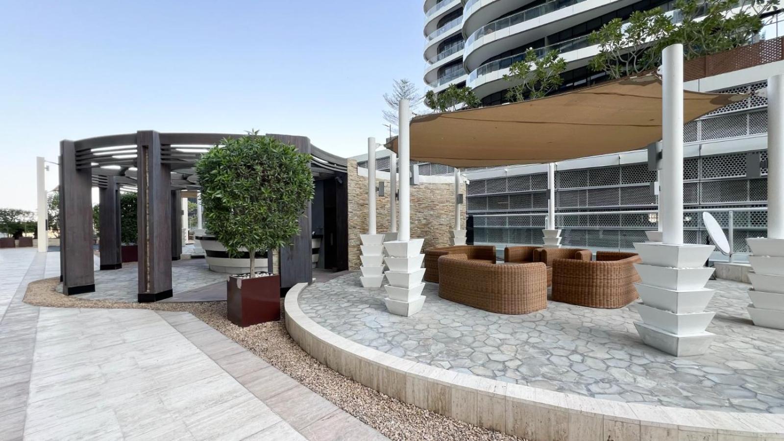 Apartment 2 Minute Walk To Mall - 3 Bedroom Burj Khalifa View With Pool And