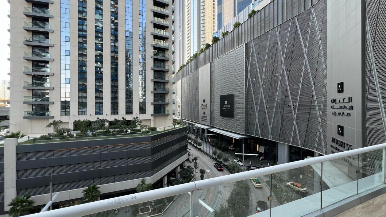 Apartment 2 Minute Walk To Mall - 3 Bedroom Burj Khalifa View With Pool And