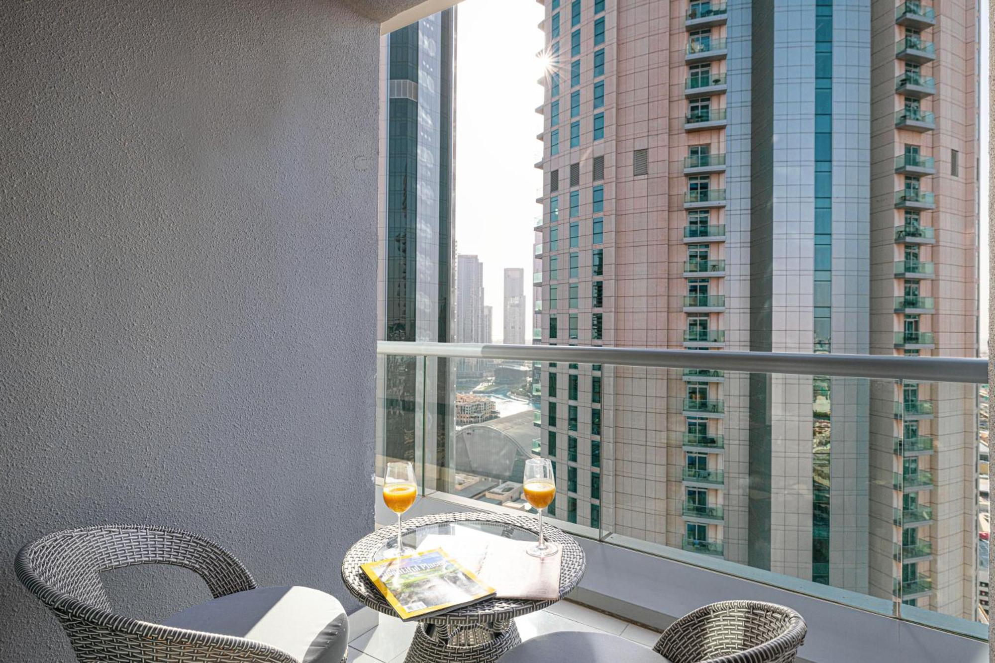 Apartment 2 Minute Walk To Mall - 3 Bedroom Burj Khalifa View With Pool And *