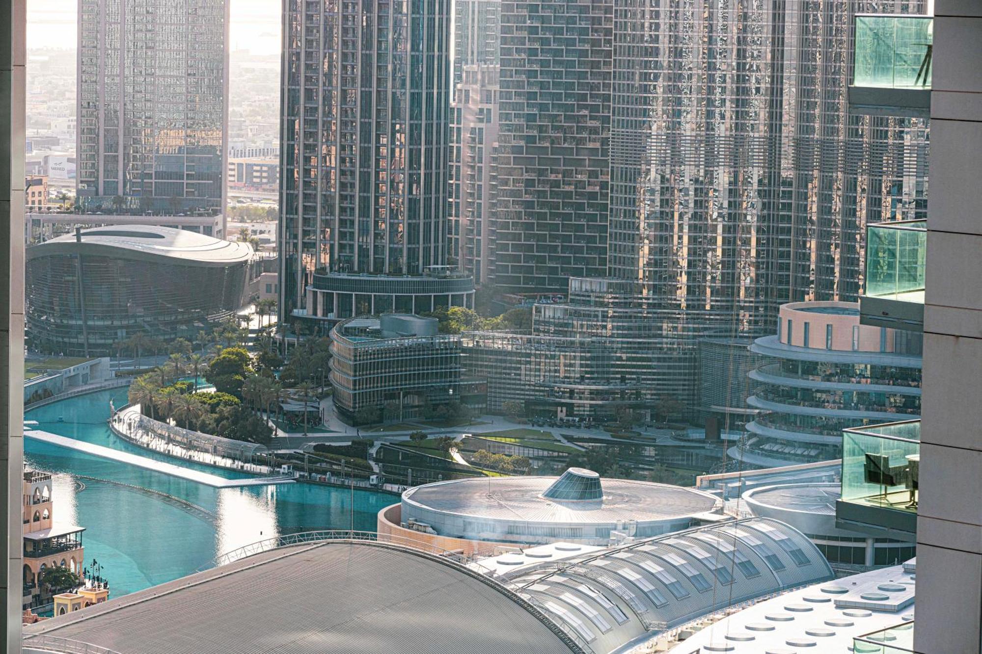 Apartment 2 Minute Walk To Mall - 3 Bedroom Burj Khalifa View With Pool And