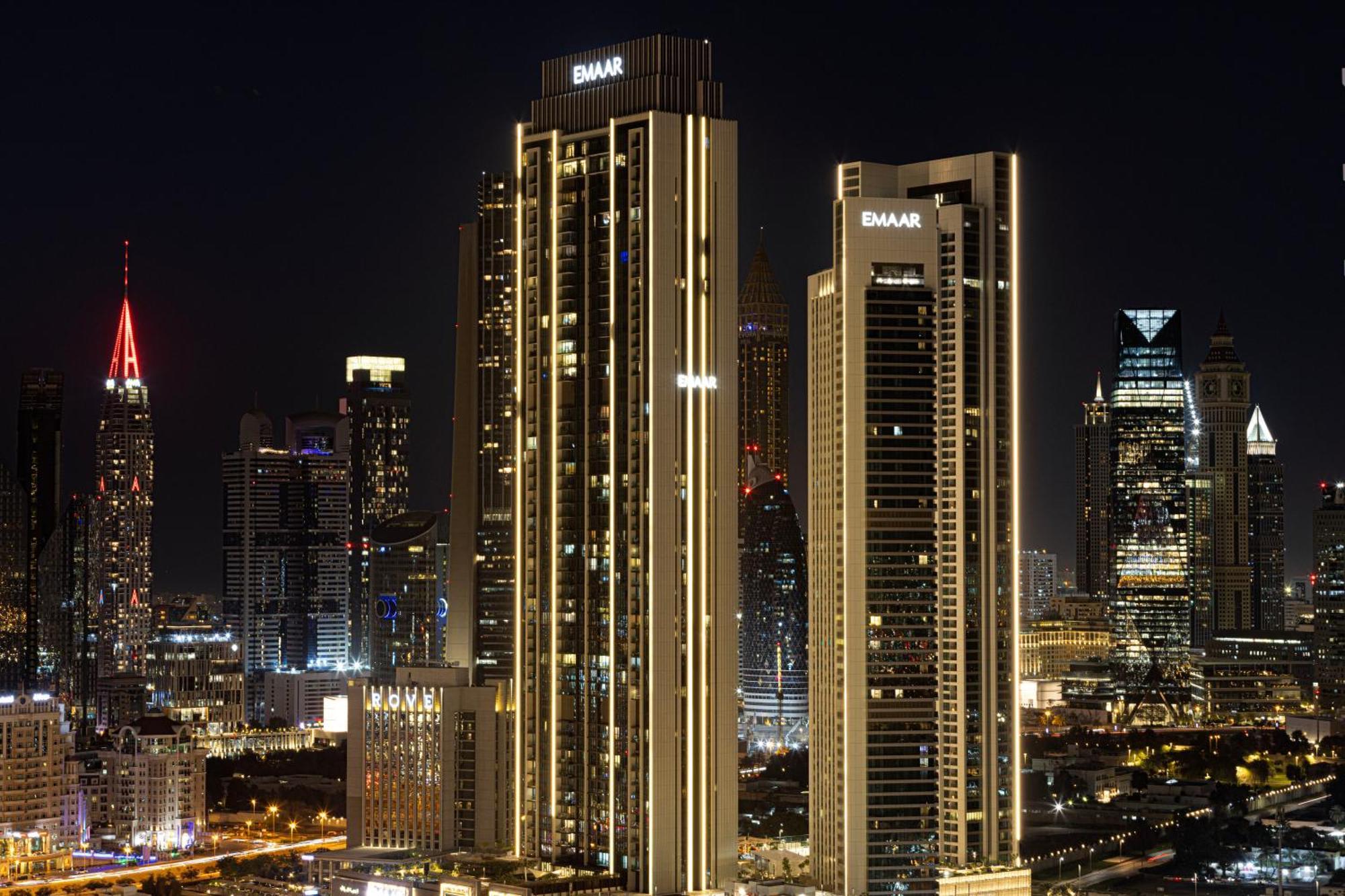 2 Minute Walk To Mall - 3 Bedroom Burj Khalifa View With Pool And Apartment