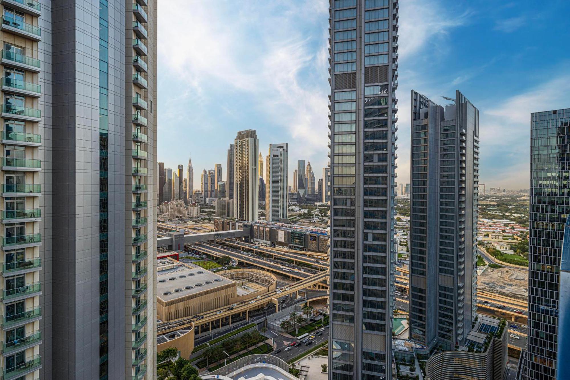 Apartment 2 Minute Walk To Mall - 3 Bedroom Burj Khalifa View With Pool And *