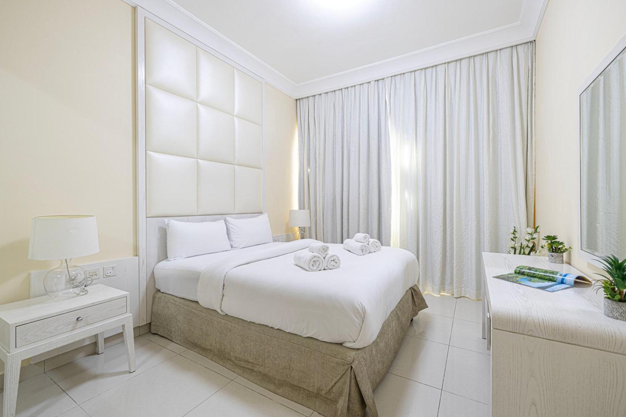 2 Minute Walk To Mall - 3 Bedroom Burj Khalifa View With Pool And *