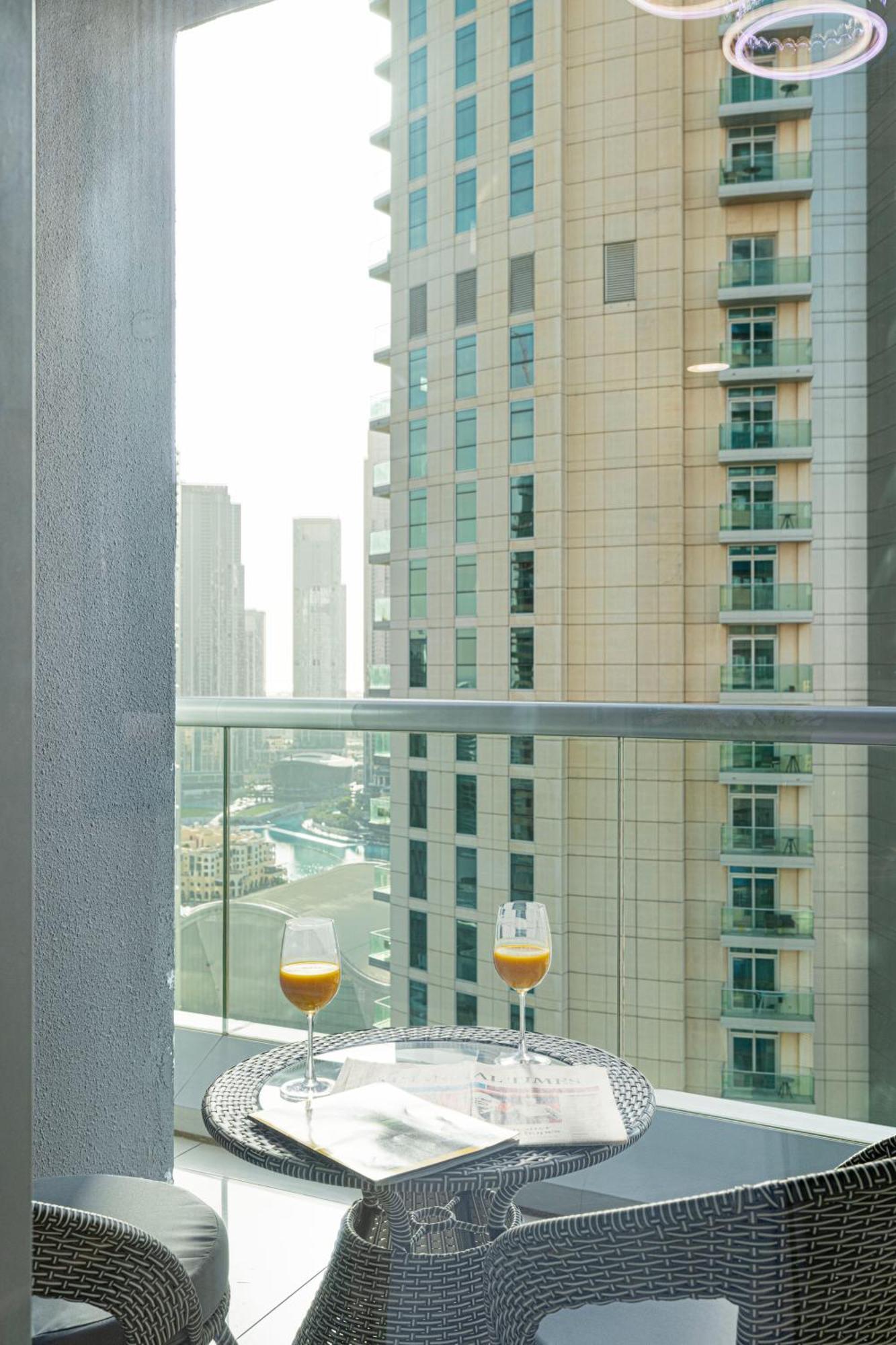 Apartment 2 Minute Walk To Mall - 3 Bedroom Burj Khalifa View With Pool And *