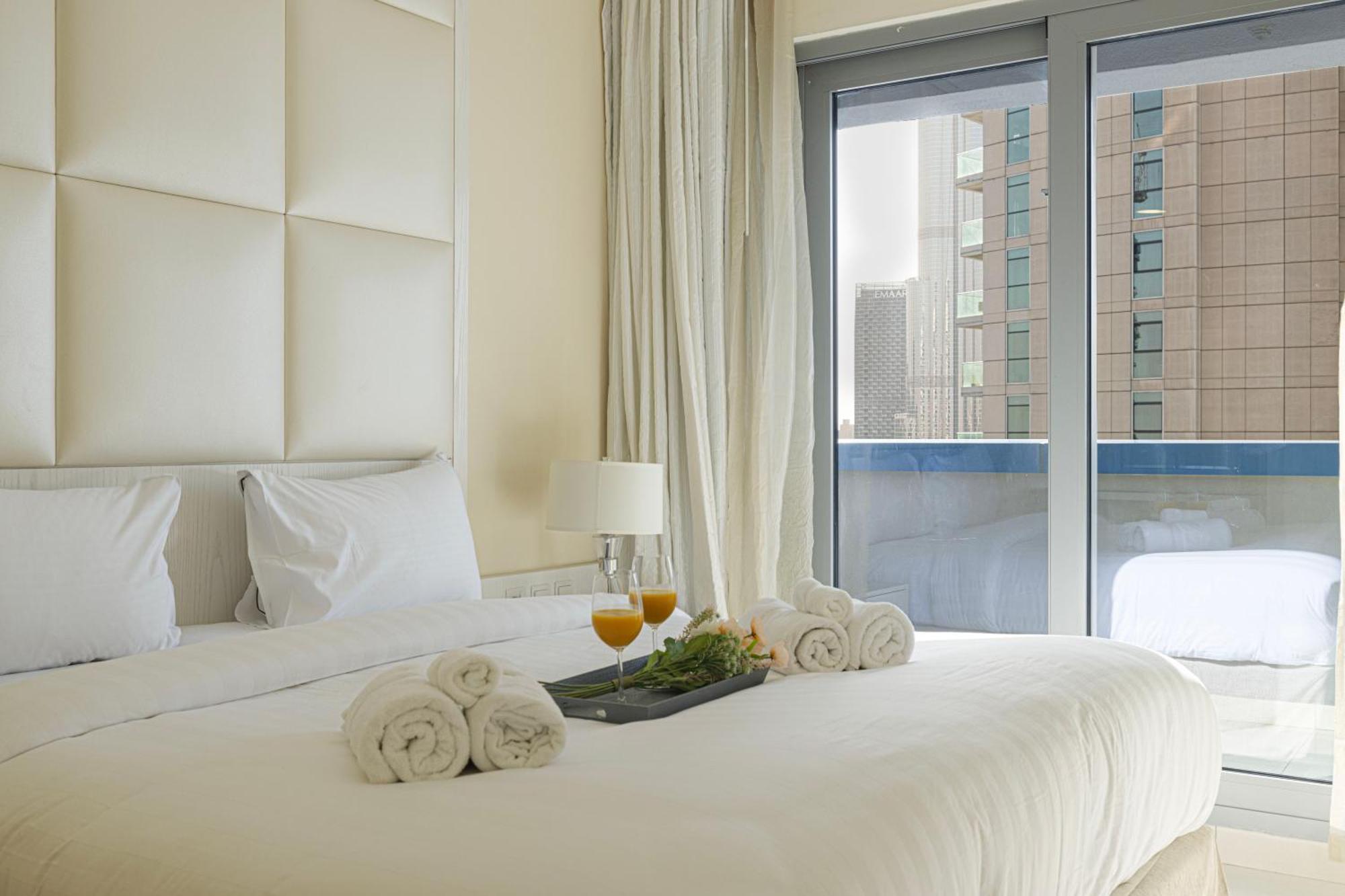 2 Minute Walk To Mall - 3 Bedroom Burj Khalifa View With Pool And *
